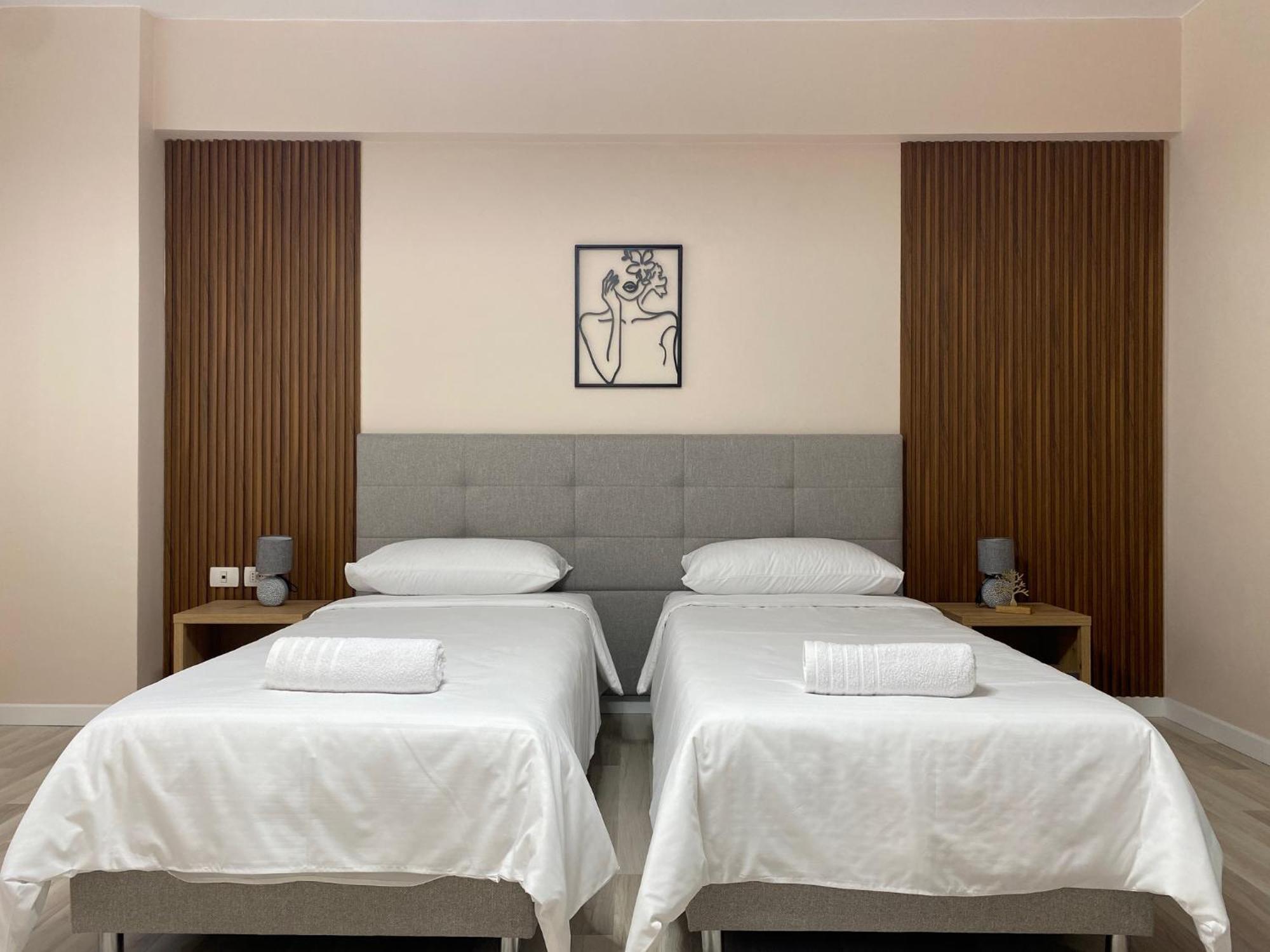 Central Cozy Apartment Tirana Esterno foto