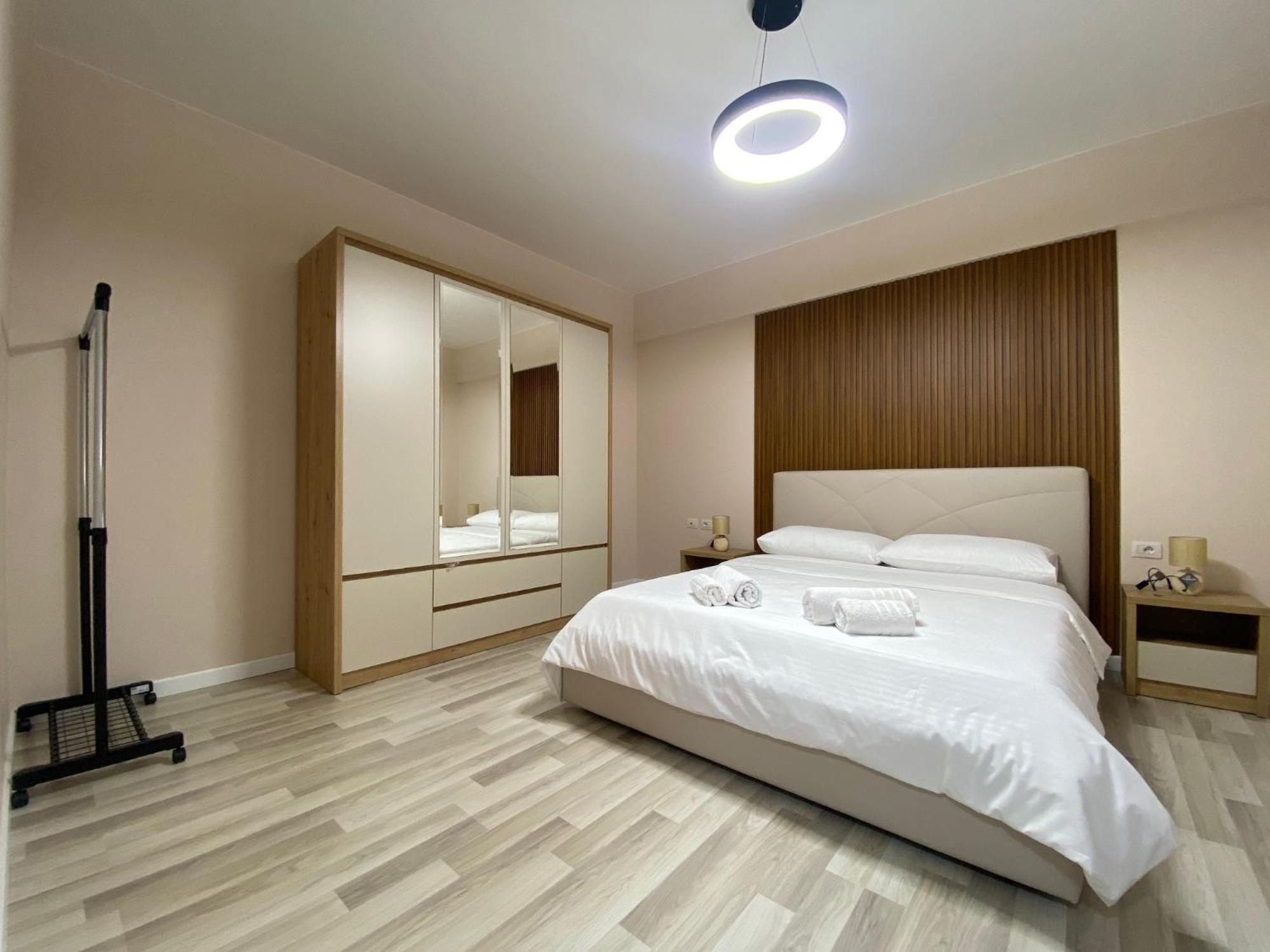 Central Cozy Apartment Tirana Esterno foto