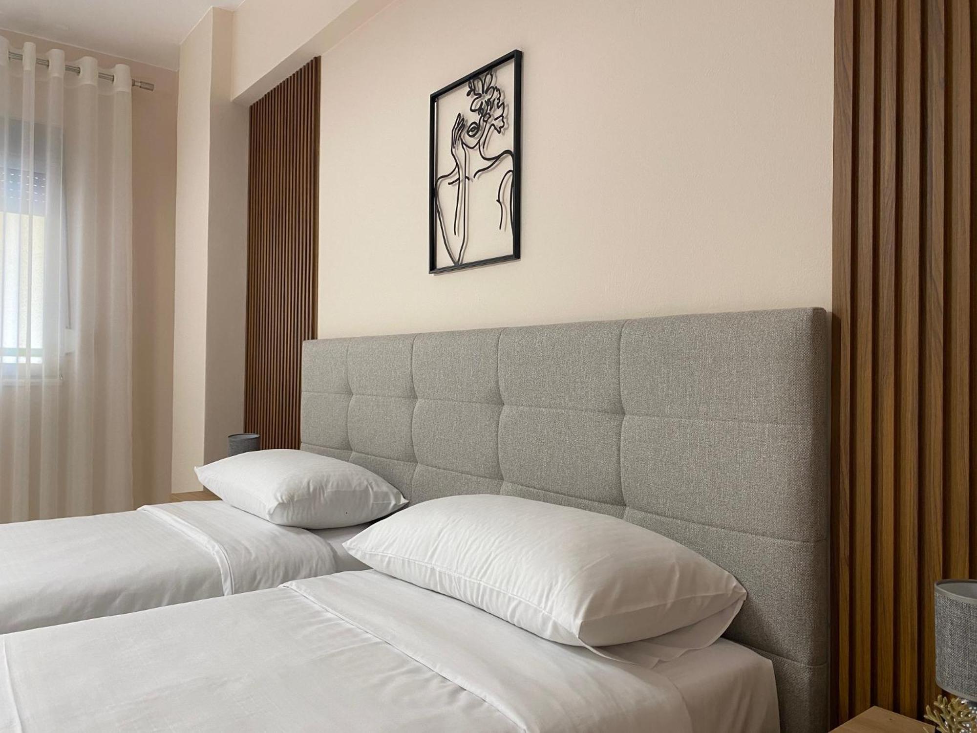 Central Cozy Apartment Tirana Esterno foto