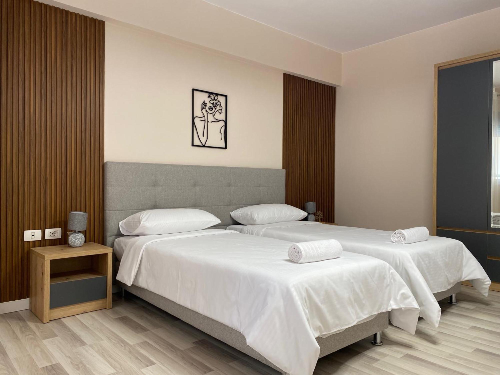 Central Cozy Apartment Tirana Esterno foto