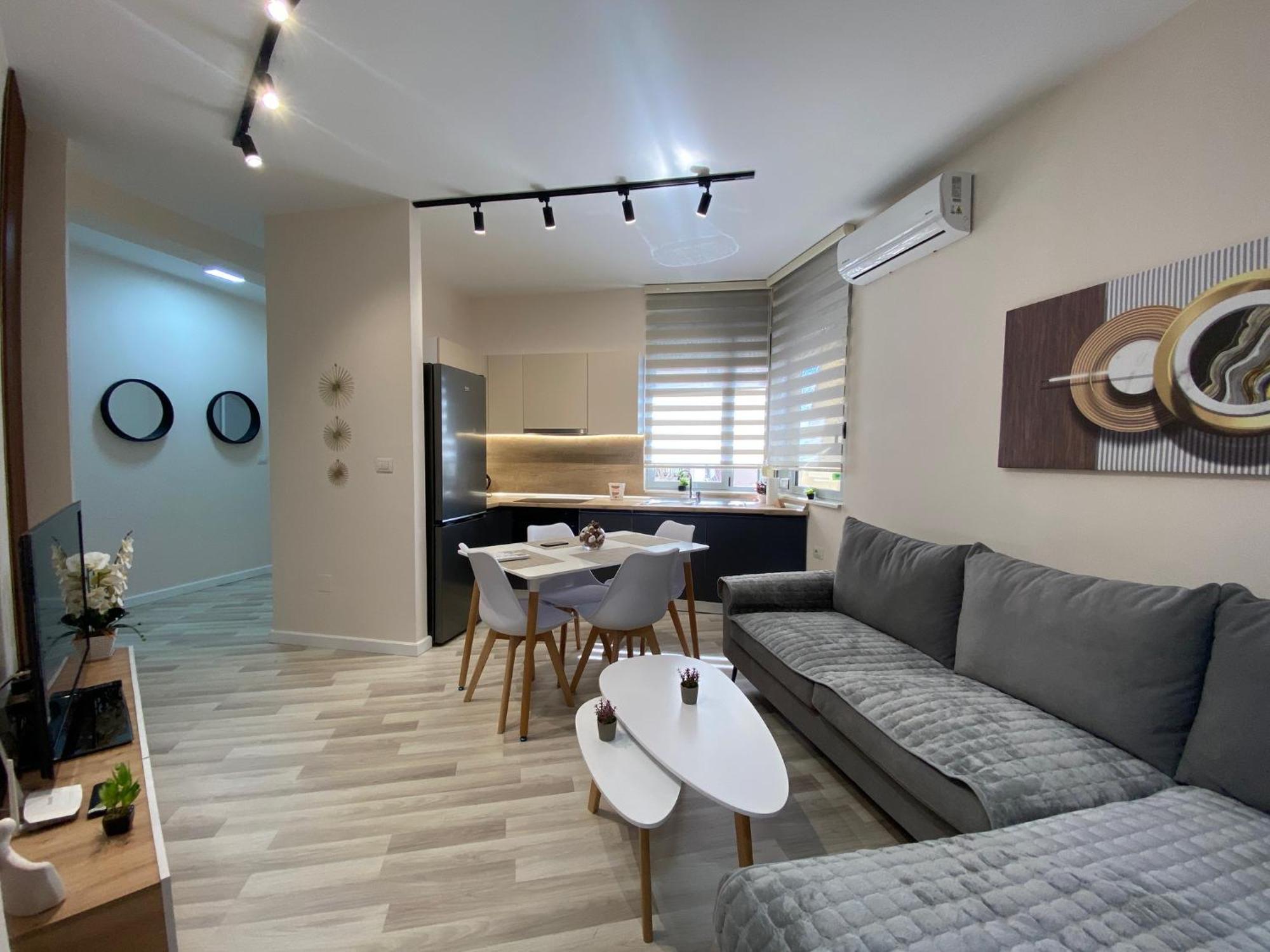 Central Cozy Apartment Tirana Esterno foto